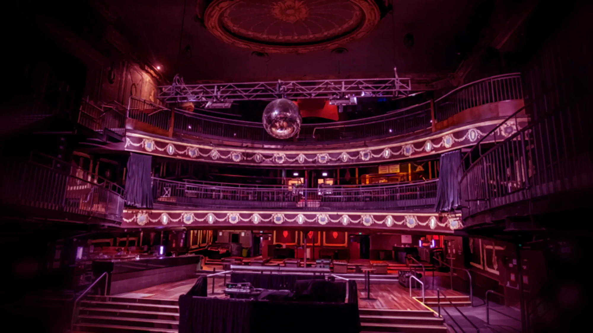 The Metro Nightclub.webp|The Metro Nightclub|500